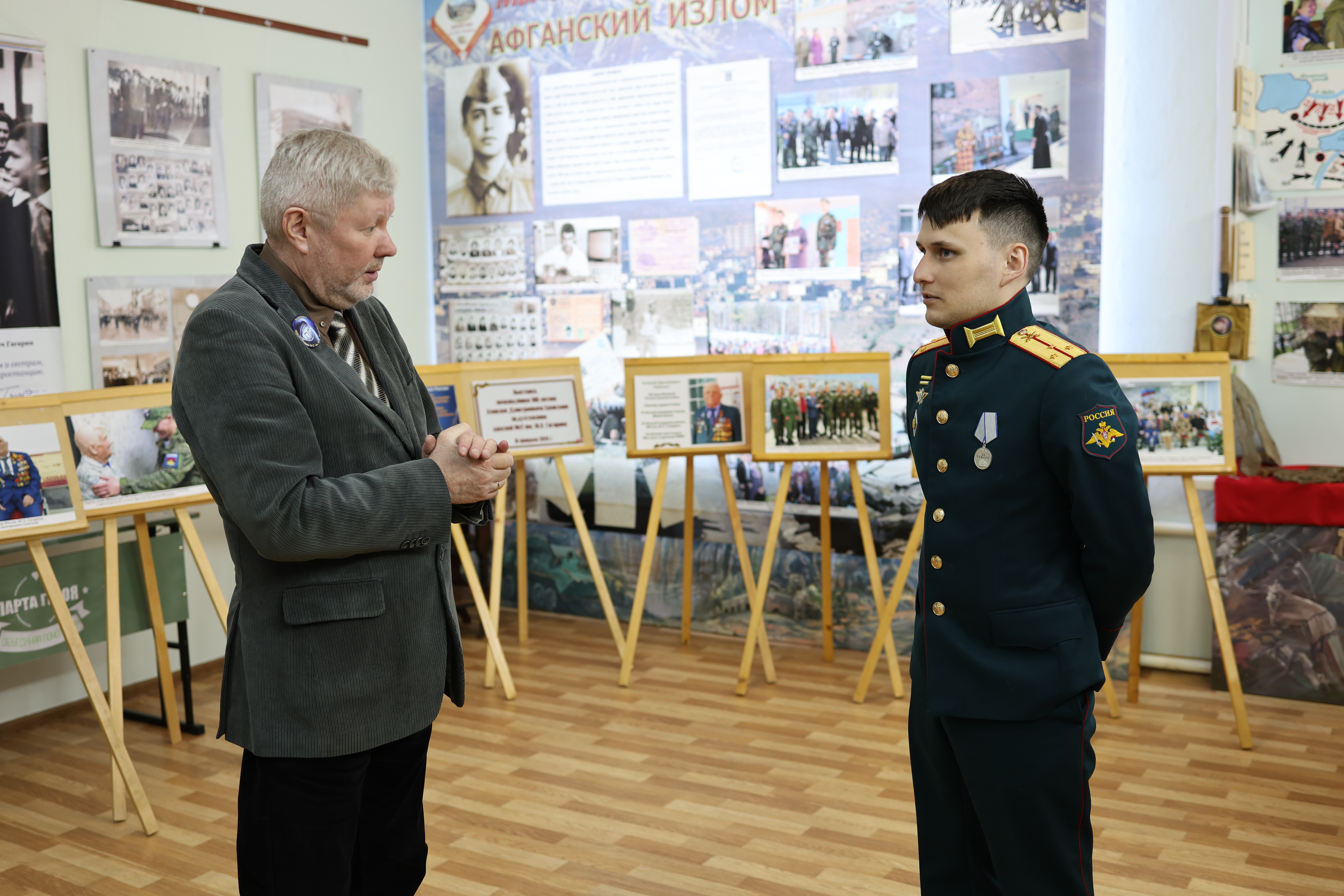 ШКОЛЬНЫЙ МУЗЕЙ ПОСЕТИЛ ИЛЬЯС КАМИЛЬЕВИЧ ВАЛЕЕВ.